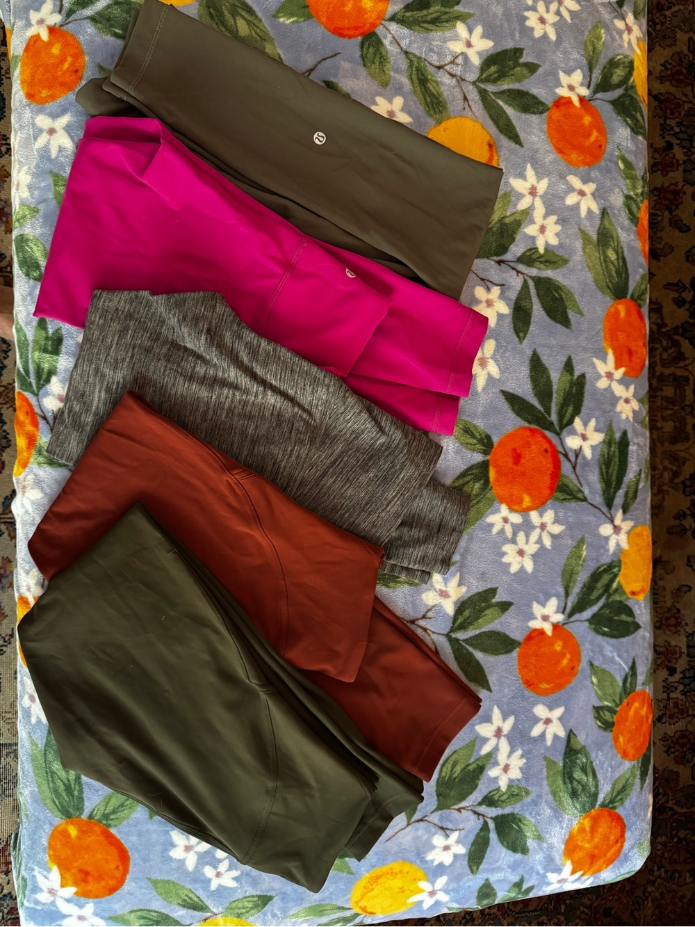 lululemon athletica Legging Bundle in Olive, Magenta, Gray, Rust, Dark Olive - Picture 1 of 2